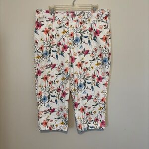 St. John’s Bay floral sz 14 capri 4-pocket NWOT